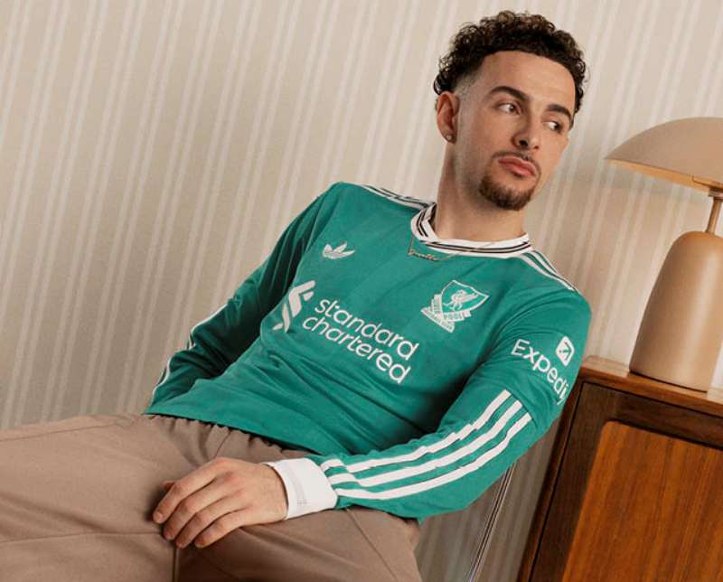 Jersey Ketiga Liverpool