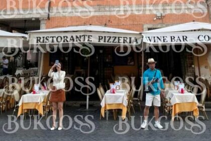 Foto Ridwan Kamil Aura Kasih liburan