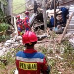 Bangunan Ambruk di Ciracas