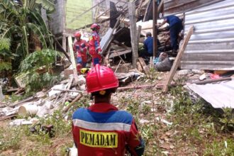 Bangunan Ambruk di Ciracas